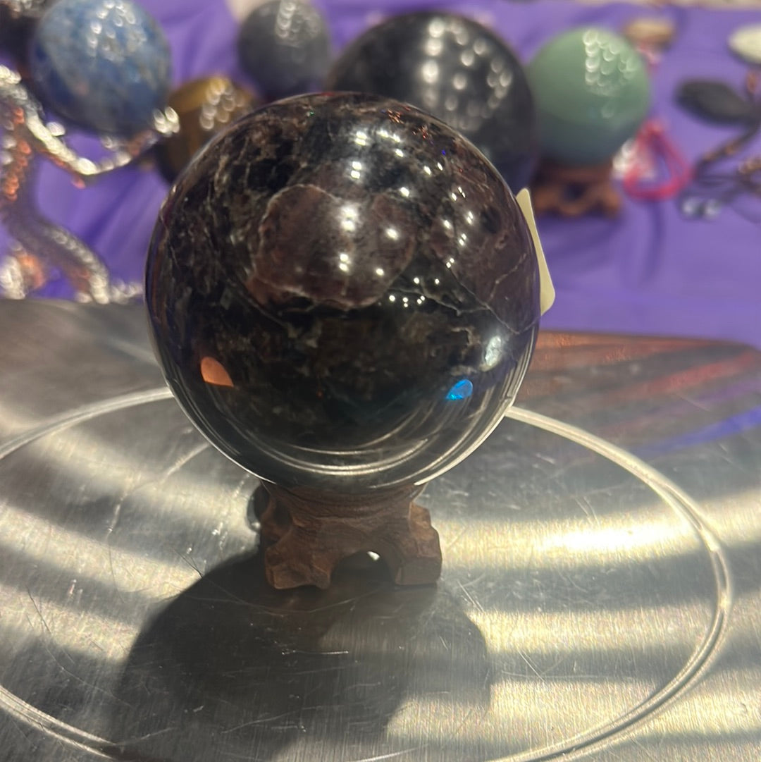 Garnet sphere